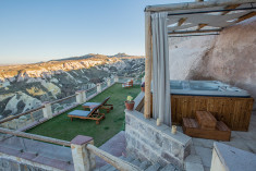 Royal Queen Suite with Hot tub, Garden, Terrace and Cappadocia View at Taskonaklar - A dream BOUTIQUE style CAVE HOTEL CAPPADOCIA at Uçhisar