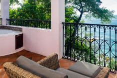 OCEANVIEW SUITE WITH HOT TUB at Cap Maison Resort & Spa