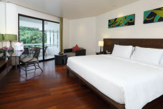 Deluxe Room at Le Meridien Phuket Beach Resort