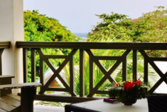 Ocean Suite at Beachcombers Hotel