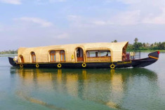 One Bedroom Houseboat  at Kumarakom Backwater Retreat