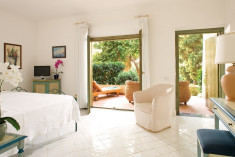 Garden Room with Patio and Sea View at Palazzo Belmonte