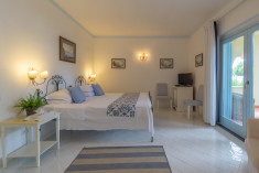 Garden Room with Patio and Sea View at Palazzo Belmonte