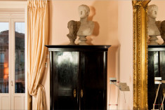 Deluxe Neoclassic at ASMUNDO DI GISIRA