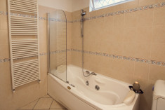 del Perugino charming villa-apartment with 2  full bathrooms and  Jacuzzi at Villa Nuba Charming Villa-Apartments