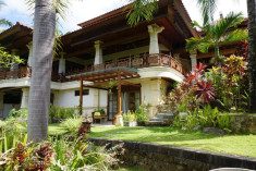 Villa Cempaka - up to 13 guests at Gunung Paradis Retreat - Authentic Bali Mountain Retreat