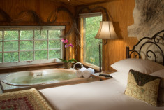 Enchanted Cabin at BlissWood Bed & Breakfast Ranch