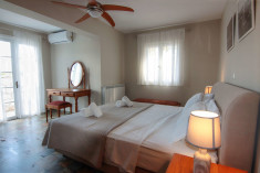 Zavalata waterfront Georgias at Porto Fiscardo  & Zavalata Holiday Apartments