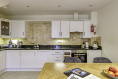 Courtyard Townhouse (Sleeps 2 adults + 2) at The Heron's Rest Boutique B&B