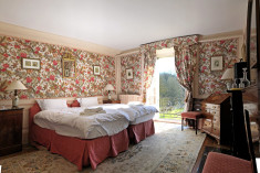 Chambre aux Oiseaux at Chateau de La Barre	