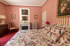 Suite aux Fleurs at Chateau de La Barre	