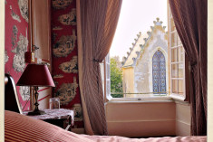 Suite aux Fleurs at Chateau de La Barre	
