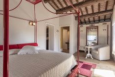 Pomegranate Suite at Pieve di San Giovanni