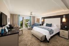 Deluxe Partial Ocean View 1 King Bed + Sofabed at The Palms Hotel & Spa