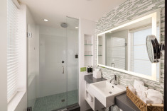 Deluxe Partial Ocean View 1 King Bed + Sofabed at The Palms Hotel & Spa