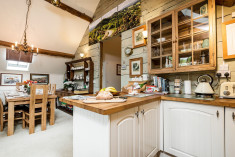 The Barn - Sleeps 5 at Hop Pickers Rural Retreats