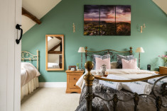 The Barn - Sleeps 5 at Hop Pickers Rural Retreats