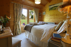 The Cabin - Sleeps 4 at Hop Pickers Rural Retreats
