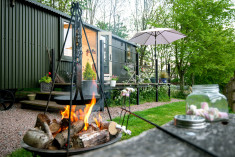 The Hideaway - Sleeps 2 at Hop Pickers Rural Retreats
