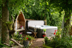 The Hideaway - Sleeps 2 at Hop Pickers Rural Retreats