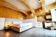 Wave 24 Romantic Spa Retreat with Harbour Views & Private Jacuzzi in Valletta at Savynomad Harbour Residences