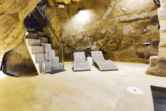 Wave 24 Romantic Spa Retreat with Harbour Views & Private Jacuzzi in Valletta at Savynomad Harbour Residences