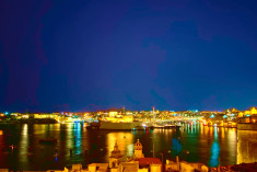 Wave 24 Romantic Spa Retreat with Harbour Views & Private Jacuzzi in Valletta at Savynomad Harbour Residences