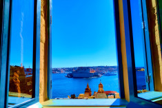 Romantic Harbour Retreat: Oasis 22 with Stunning Valletta Views at Savynomad Harbour Residences