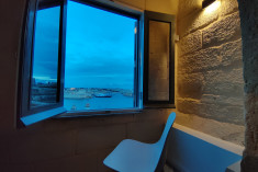 Romantic Harbour Retreat: Oasis 22 with Stunning Valletta Views at Savynomad Harbour Residences