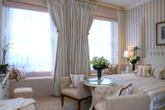 Deluxe King at The Montague on the Gardens
