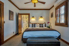 Lokoya Room at Calistoga Wine Way Inn