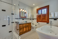 Lokoya Room at Calistoga Wine Way Inn