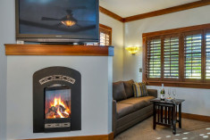 Lokoya Room at Calistoga Wine Way Inn