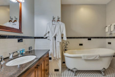 Silverado Room at Calistoga Wine Way Inn