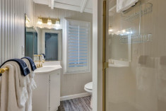 Calistoga Room at Calistoga Wine Way Inn