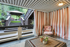 Spring Room at Craftsman Inn 