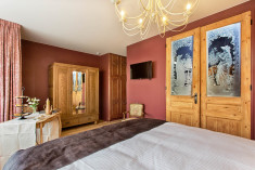 Junior Suite Mary of Burgundy at B&B Royal Swans