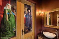 Jan van Eyck room with private patio at B&B Royal Swans