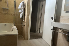 Hot tub Suite at Cotswold House Hotel and Spa