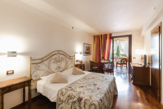 Suite Hibiscus at Villa Madrina