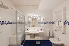 Junior Suite with lake view at Villa Madrina