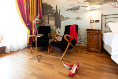 Junior Suite with lake view at Villa Madrina