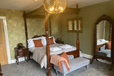 Four Poster Suite at Tottington Manor