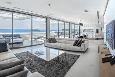 Four-Bedroom Sky Pool Villa Penthouse at Kata Rocks 