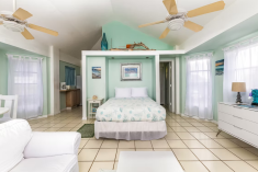 Sunset Cottage – Secluded Romance with Stunning Coastal Views at Dragon Cay Resort
