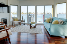 L’eau Rider – A Romantic Float Home Experience in Victoria’s Harbour at Salish Sea RV Haven +Marina