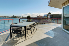 L’eau Rider – A Romantic Float Home Experience in Victoria’s Harbour at Salish Sea RV Haven +Marina
