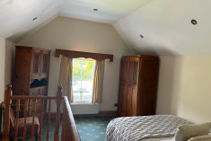 AB25 ENSUITE FAMILY ROOM GATEHOUSE - CASTLE at Craig y Nos Castle