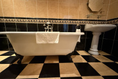AB21 ENSUITE DOUBLE - CASTLE at Craig y Nos Castle