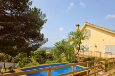 Villa Rosa – Private Group Retreat with Catering Space near The Castle Barcelona at The Castle Barcelona - Venue & Villas